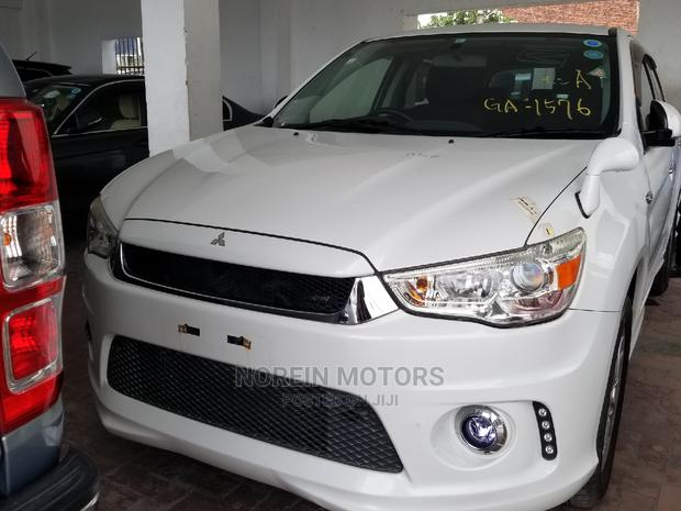 Mitsubishi RVR 2015 Off White
