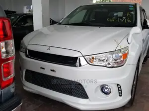 Mitsubishi RVR 2015 Off White