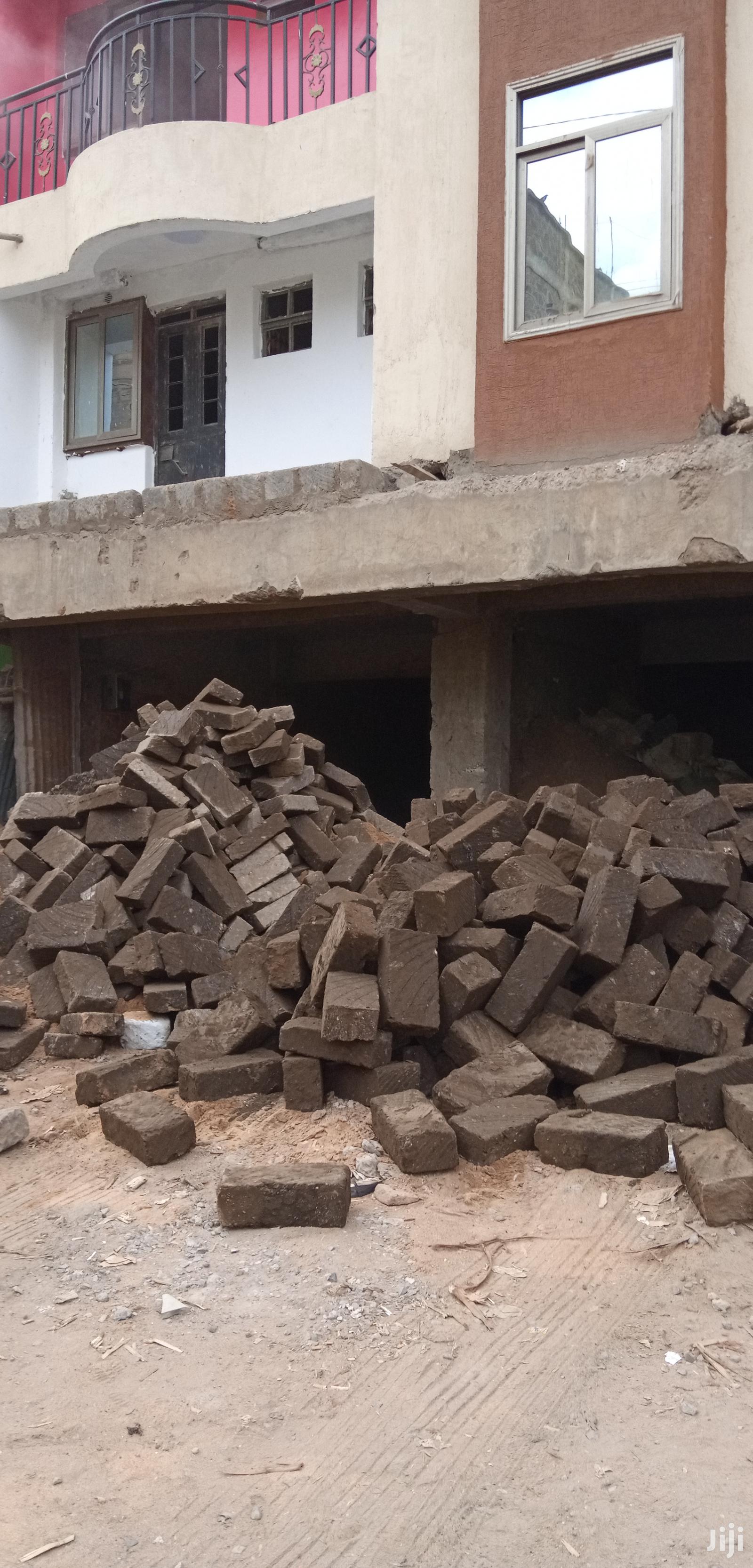 Grade 1 Machine Cut Stones