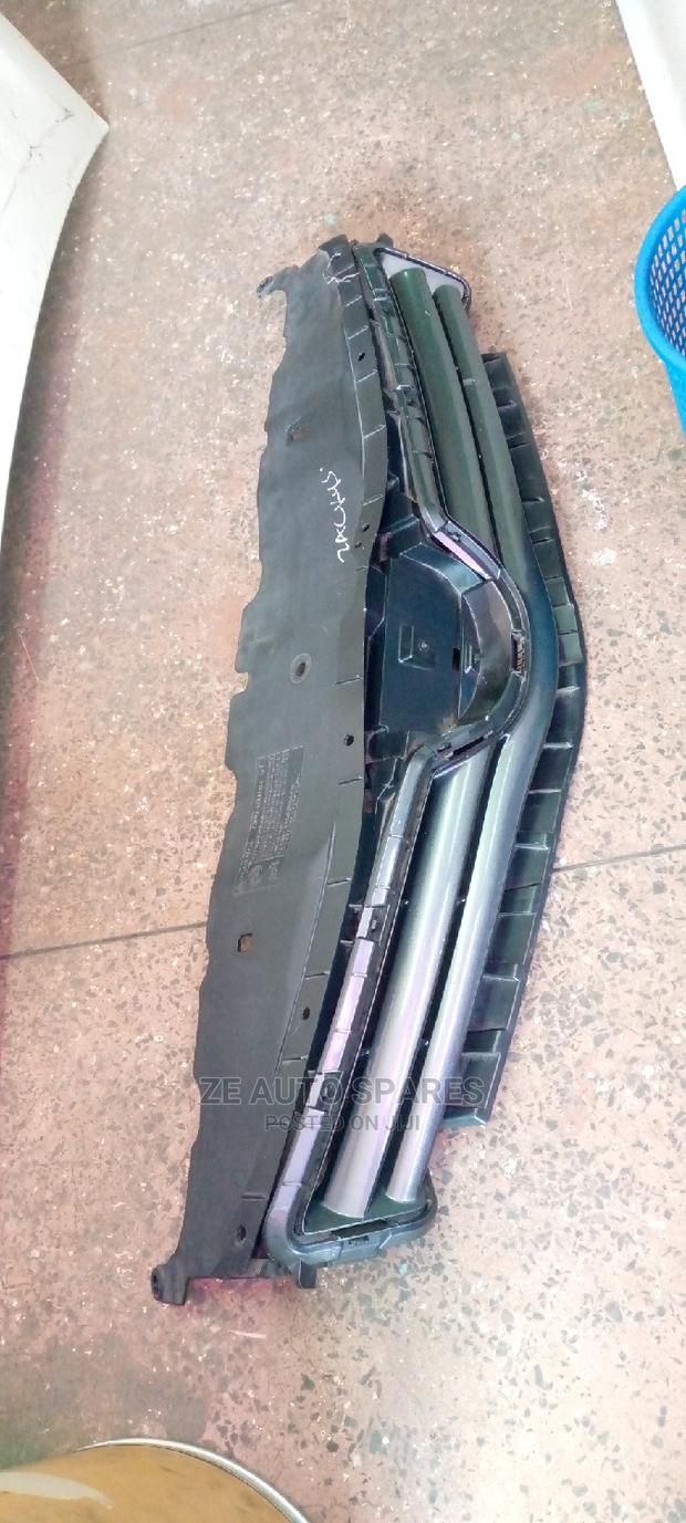 Auris 2010 Grill Available
