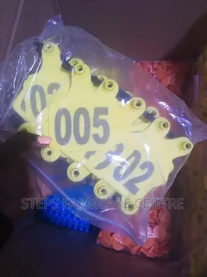 100-Pack Cows' Ear Tags -Numbered