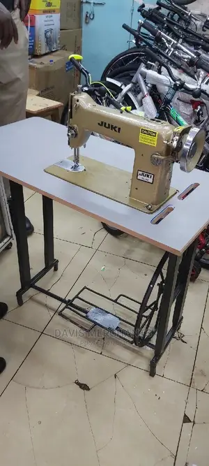 Juki Heavy Duty Sewing Machine With Local Heavy Table