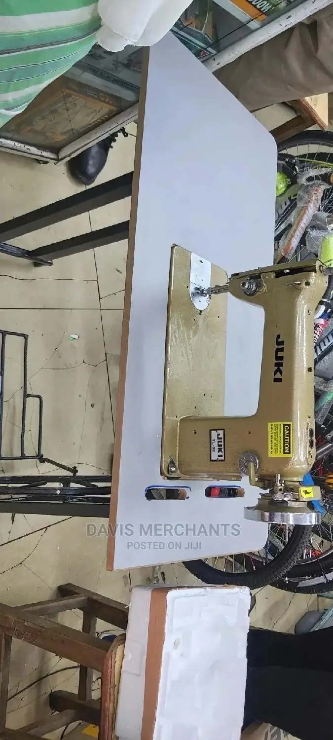Juki Heavy Duty Sewing Machine With Local Heavy Table