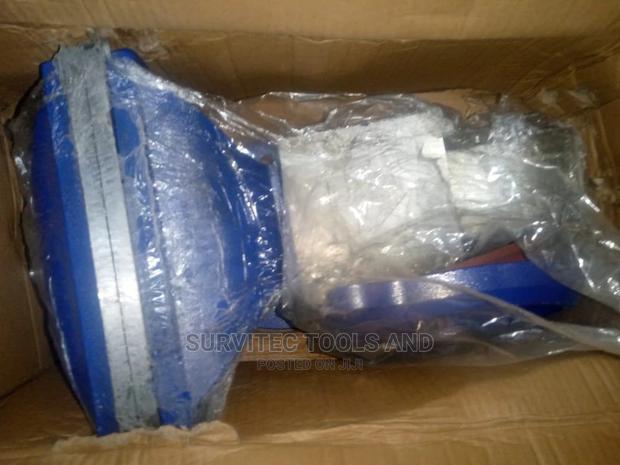 6" Heavy Duty Cast Iron Bench Vise - thumbnail 5