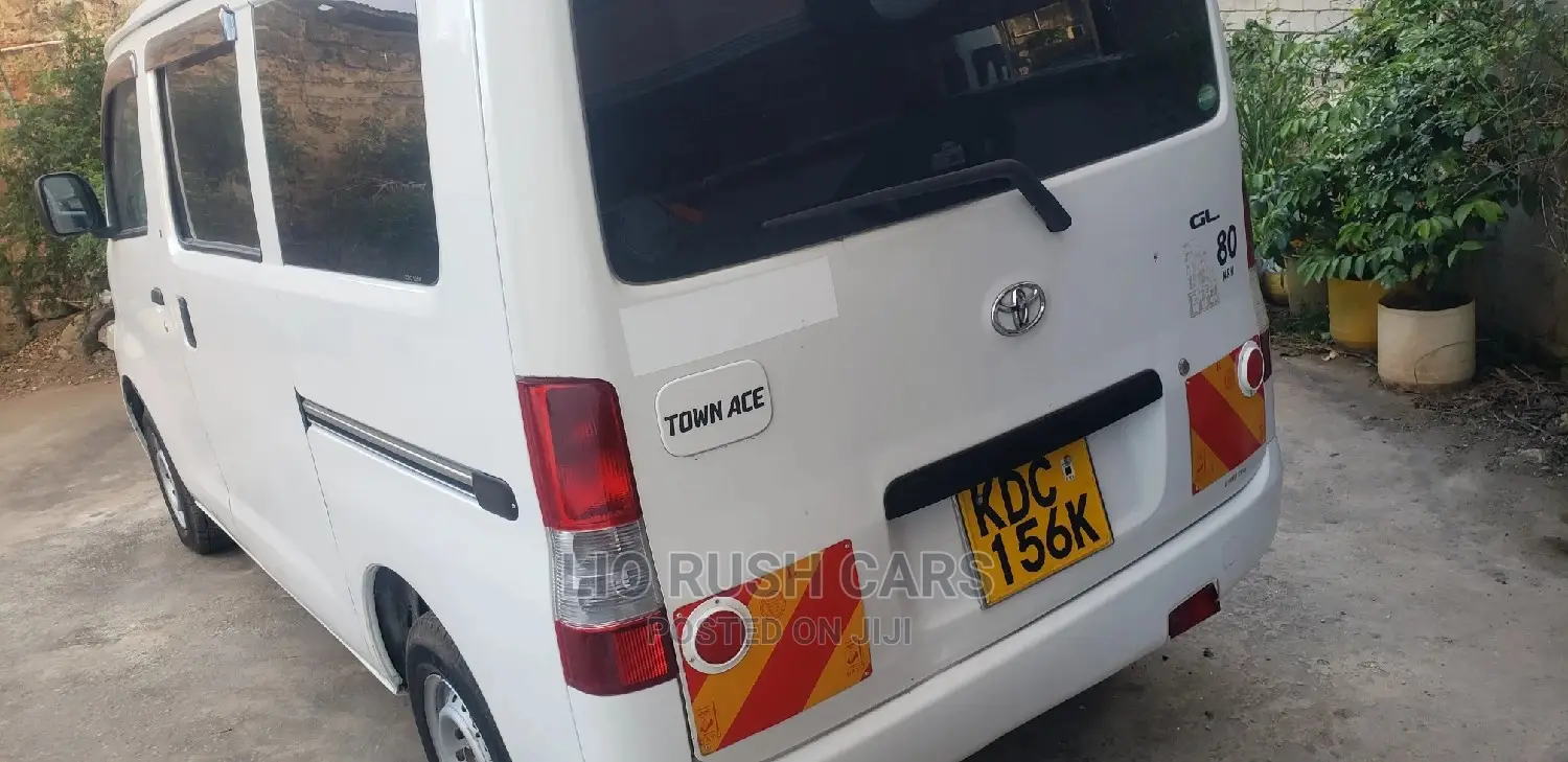 Toyota TownAce 2014 White