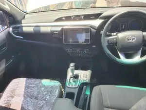 Toyota Hilux 2016 Silver