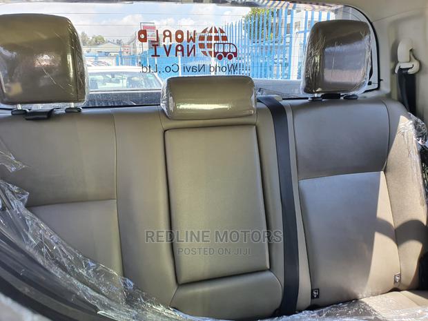 Toyota Hilux 2016 Silver - thumbnail 3