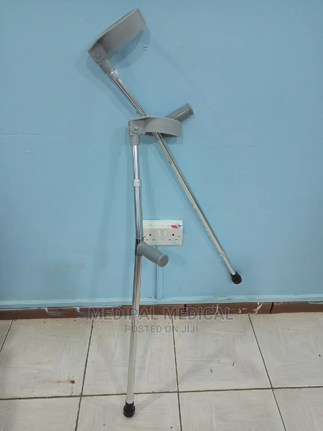 Auxiliary Crutches