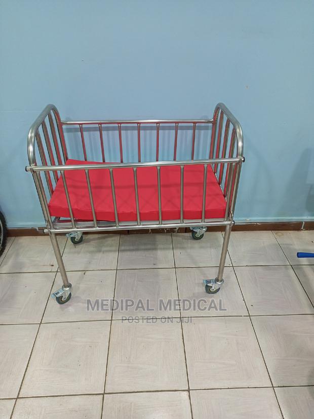Infant Baby Cot - main view