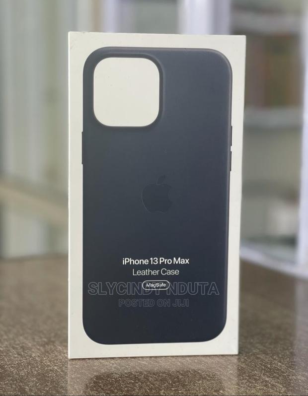iPhone 13 Pro Leather Case - thumbnail 2