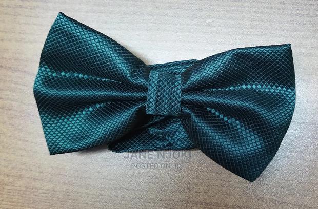 Emerald Green Bowtie - main view