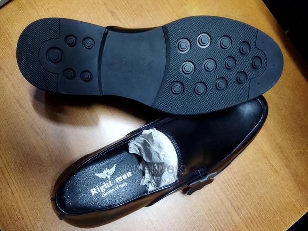 Black Shoe - thumbnail 2