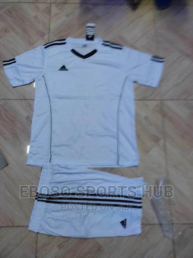 Latest Football Kits - main view