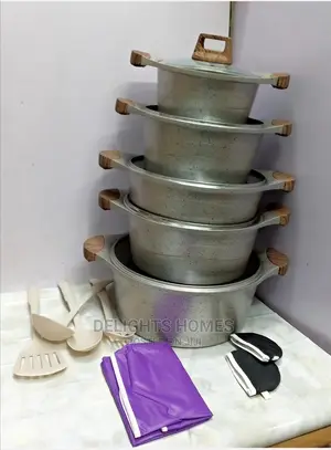 17pc Dessini Cookware Set