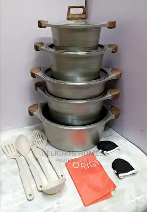 17pc Dessini Cookware Set