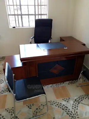 Executive Office Set (1.4m Desk, Office Chair, 2 Waiting )