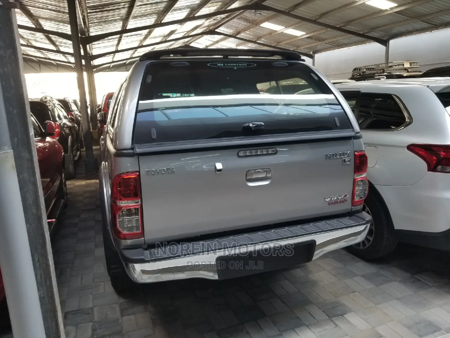 Toyota Hilux 2014 Gray