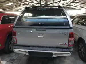 Toyota Hilux 2014 Gray