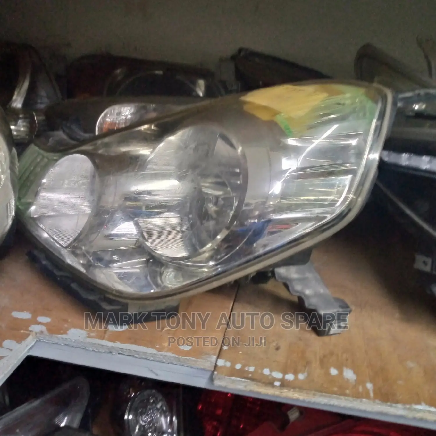 Y12 Wingroad Headlight