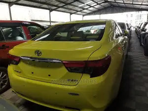 Toyota Mark X 2004 Yellow