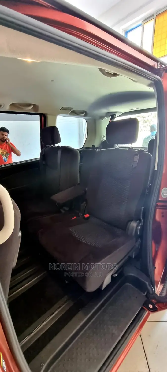 Nissan Serena 2014 Orange