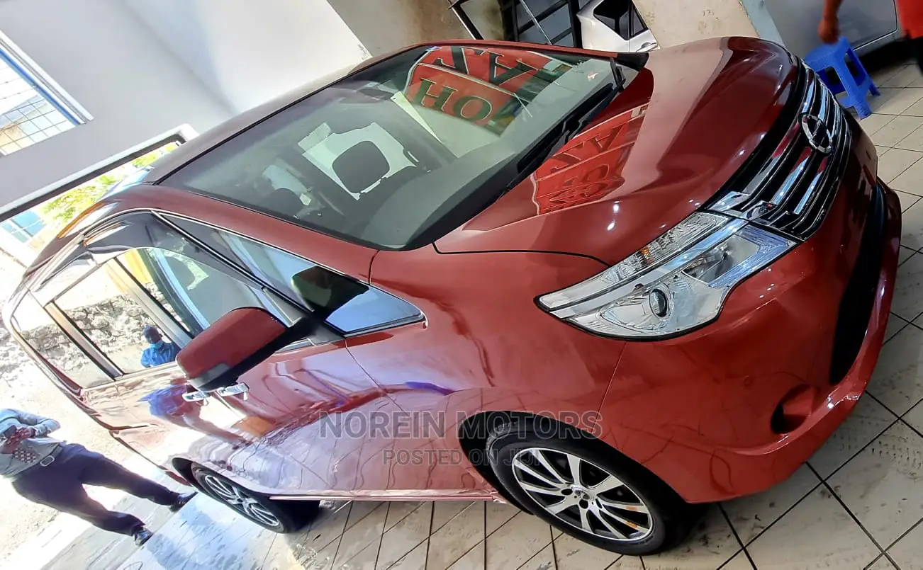 Nissan Serena 2014 Orange