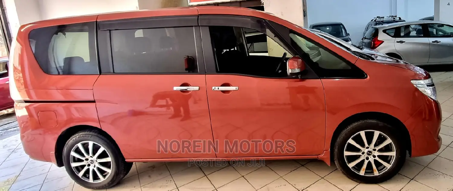 Nissan Serena 2014 Orange