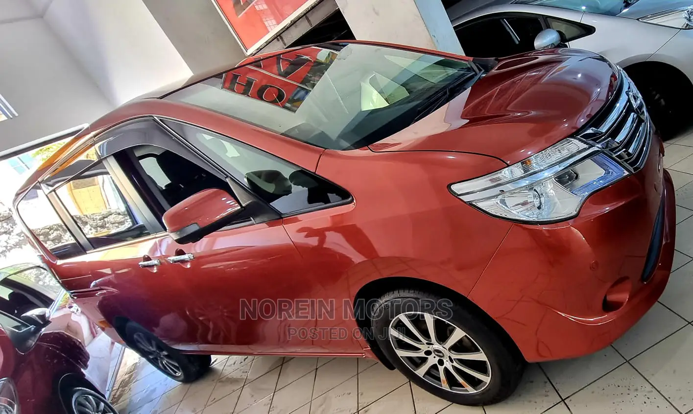 Nissan Serena 2014 Orange