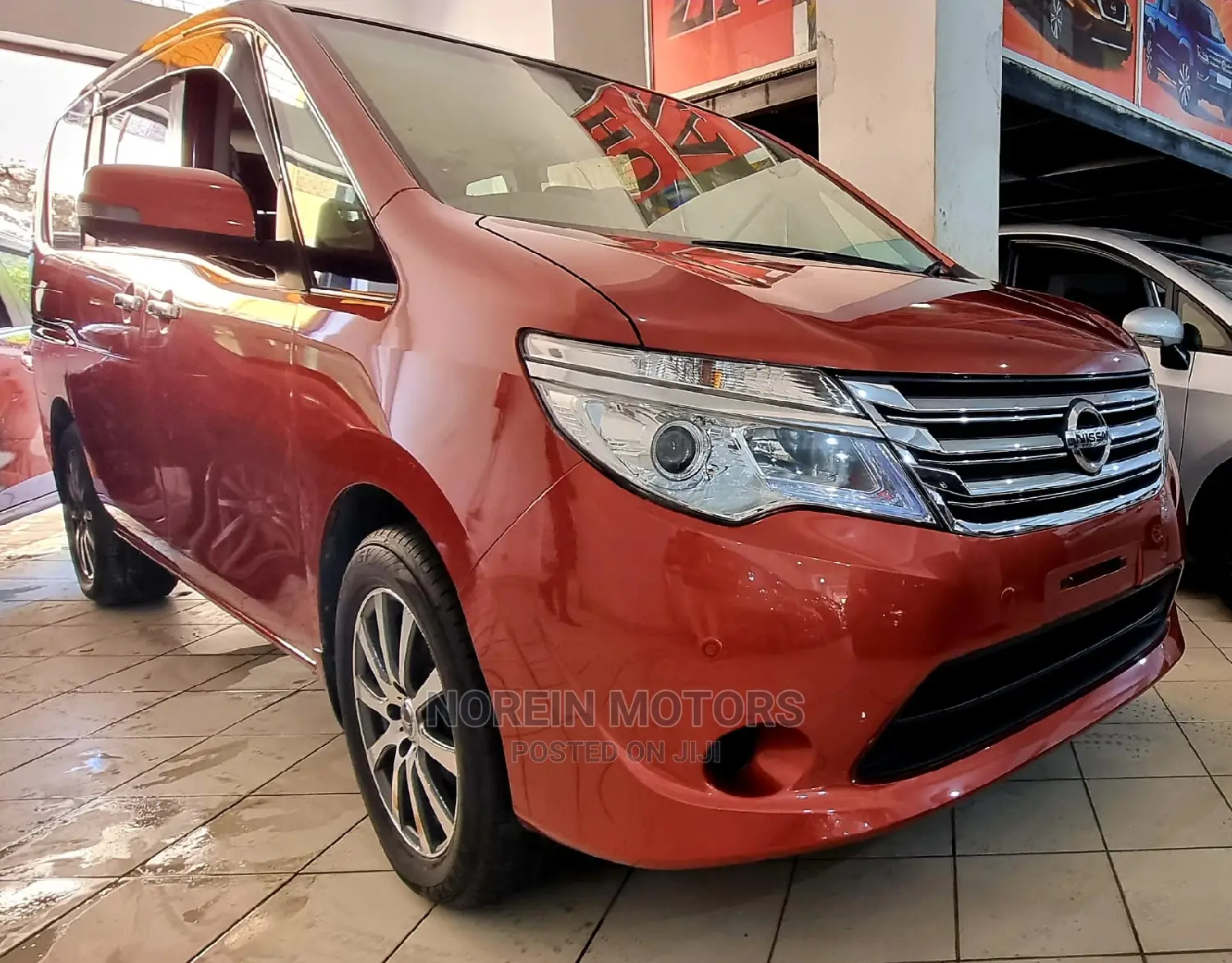 Nissan Serena 2014 Orange