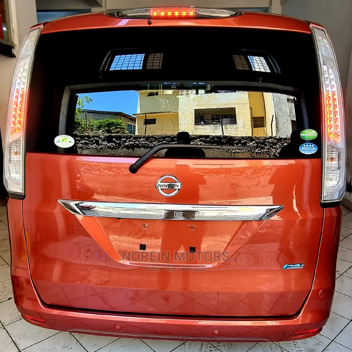 Nissan Serena 2014 Orange