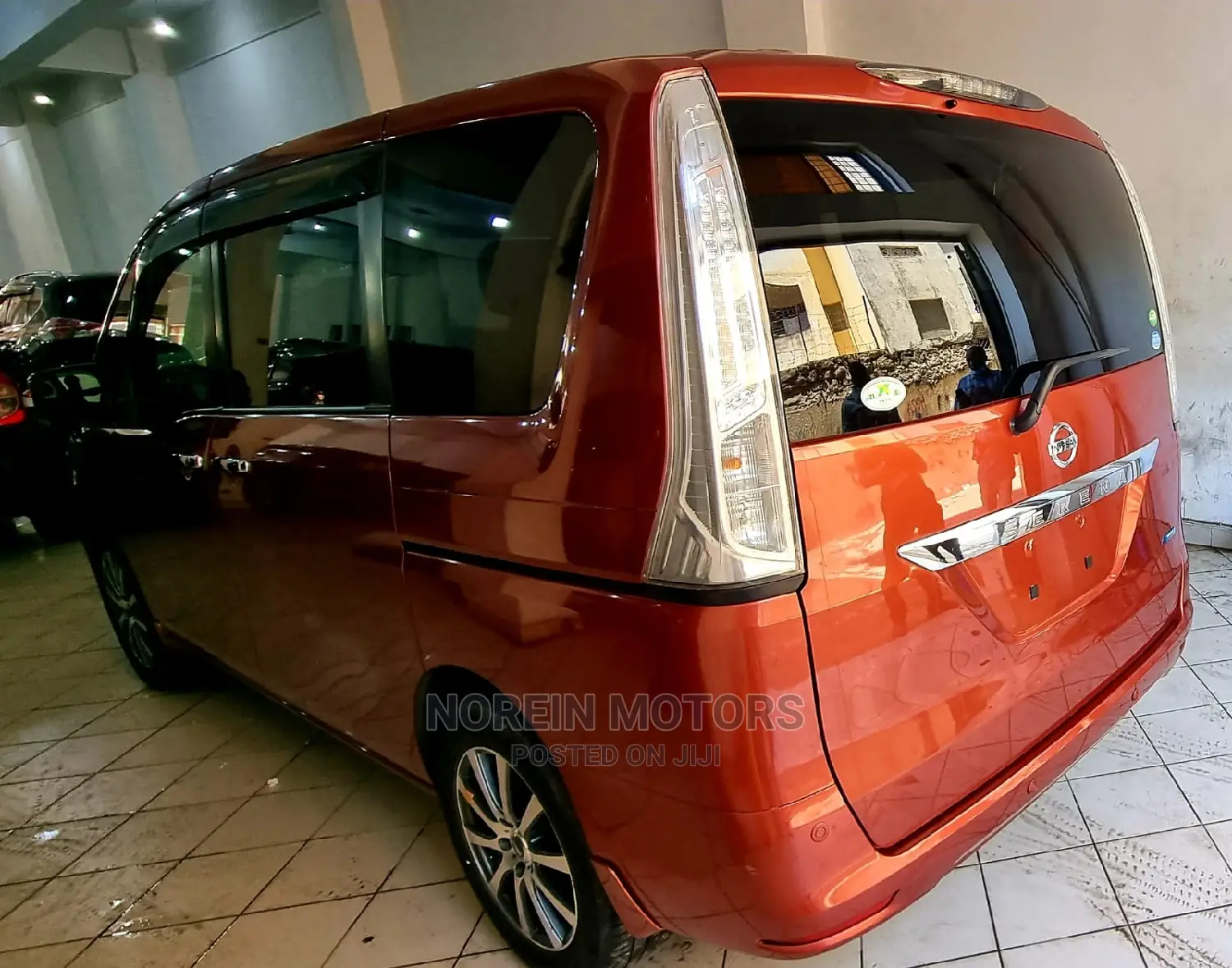 Nissan Serena 2014 Orange