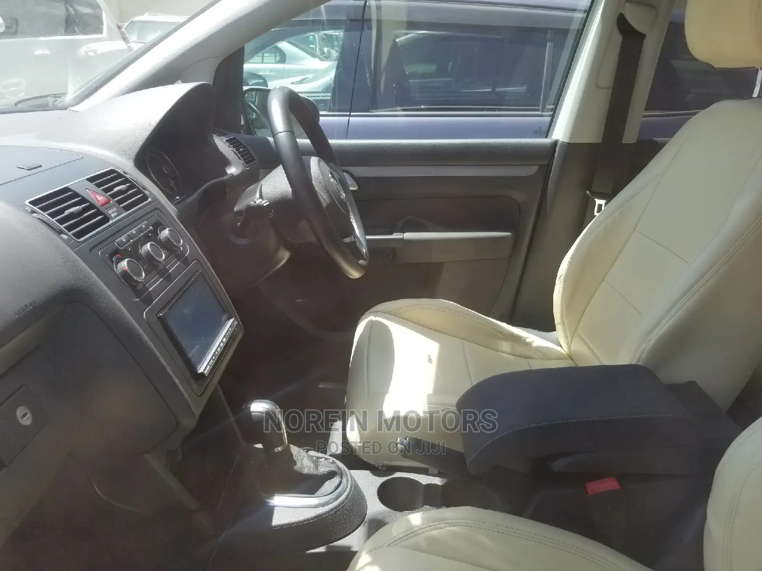 Volkswagen Touran 2015 White