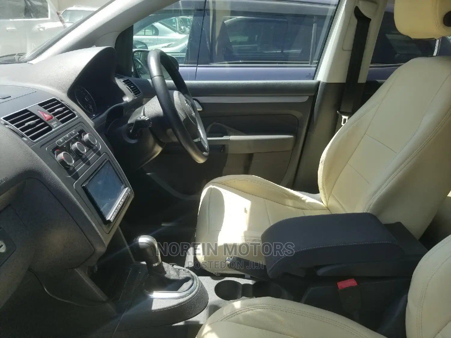 Volkswagen Touran 2015 White