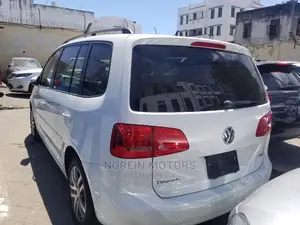 Volkswagen Touran 2015 White