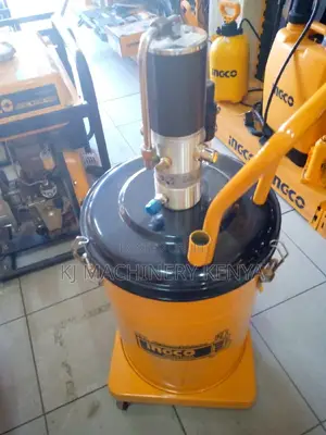 30ltrs Greasing Bucker Ingco