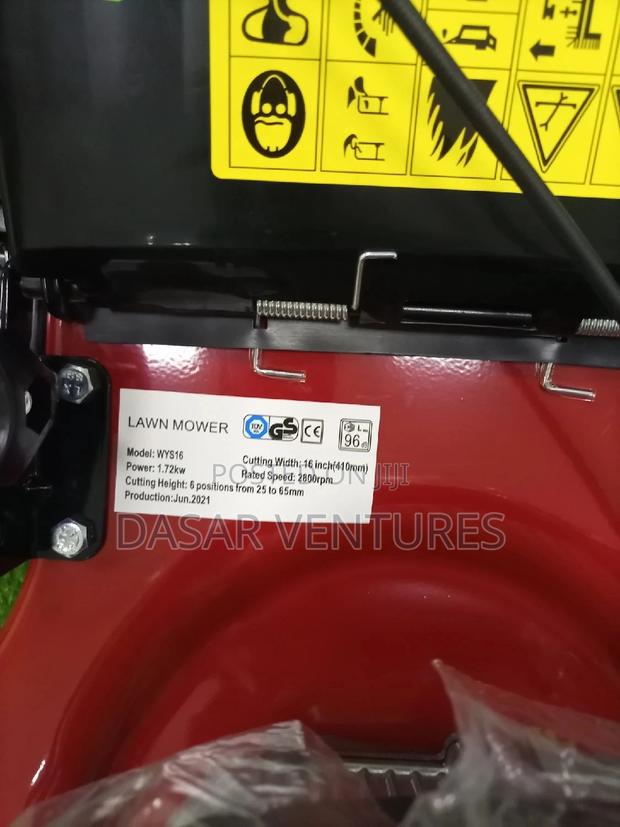 4hp Briggs and Stratton Lawn Mower - thumbnail 2