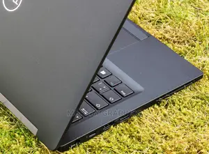 Laptop Dell Latitude 7390 8GB Intel Core i5 256GB