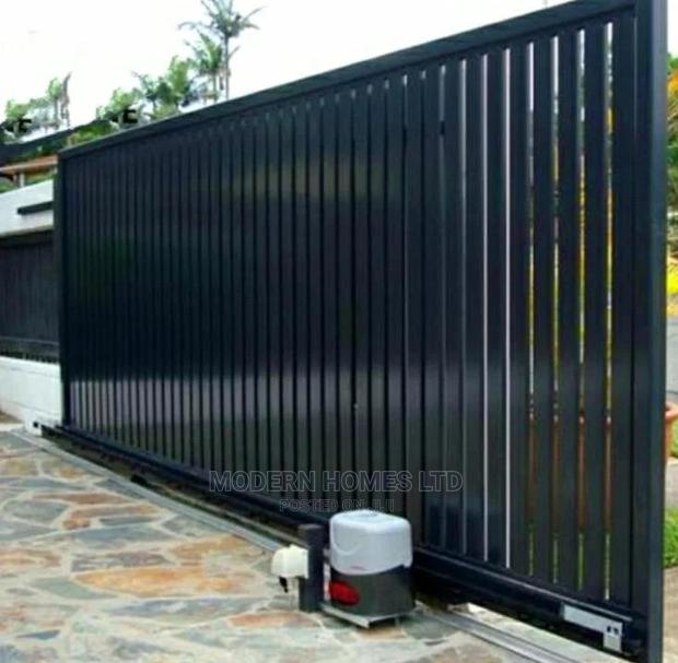 Main House Heavy Duty Sliding Gate - main view