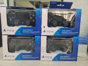 Play-Station 4 Controllers
