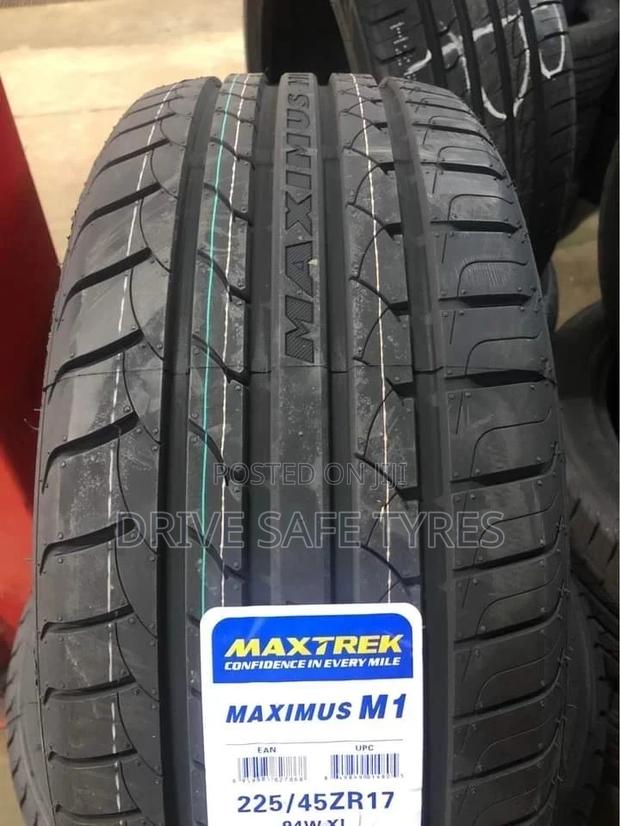 225/45 R17 Maxtrek Tyre Made in China