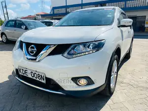 Nissan X-Trail 2014 SV Premium Off White