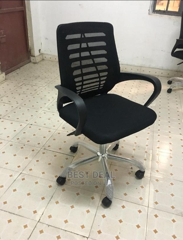 Mesh Chair v Shape - main view