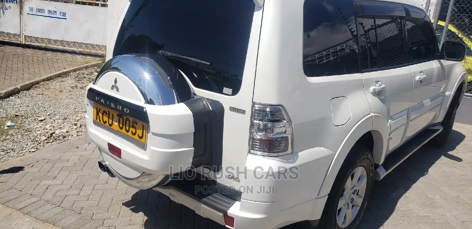 Mitsubishi Pajero 2014 White