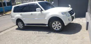 Mitsubishi Pajero 2014 White