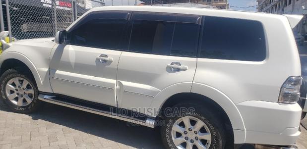 Mitsubishi Pajero 2014 White - thumbnail 4