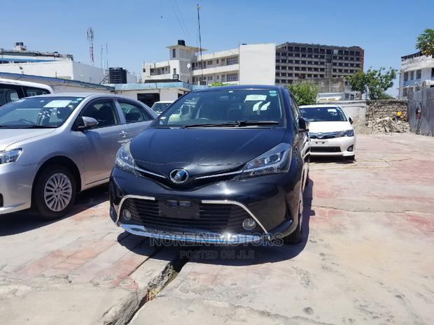 Toyota Vitz 2014 Black - thumbnail 3