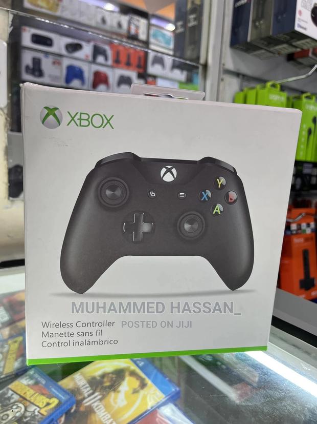 Xbox One S - main view