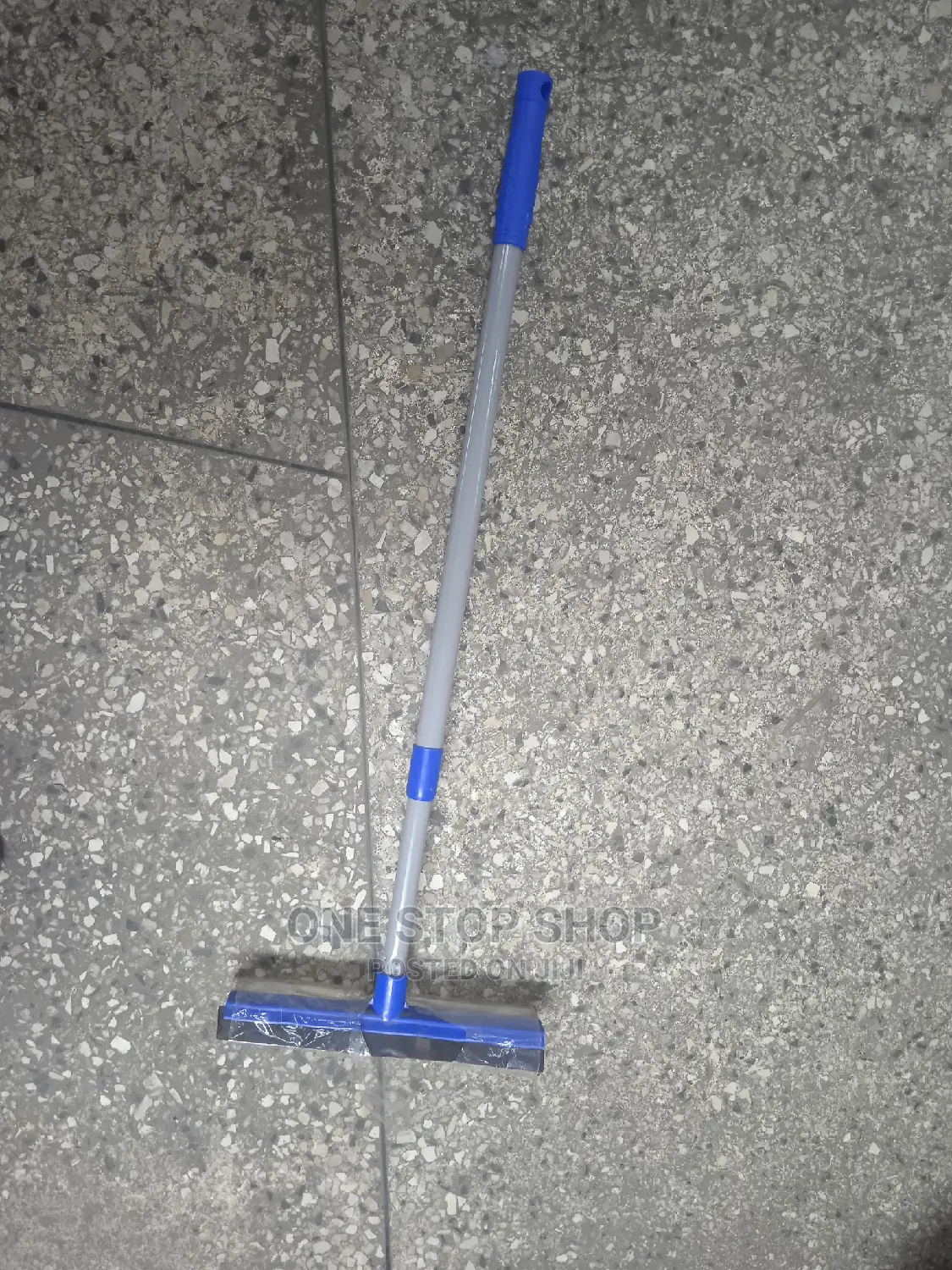 Expandable. Window Wash and Squeegee
