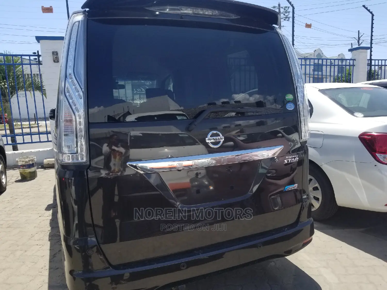 Nissan Serena 2014 Brown