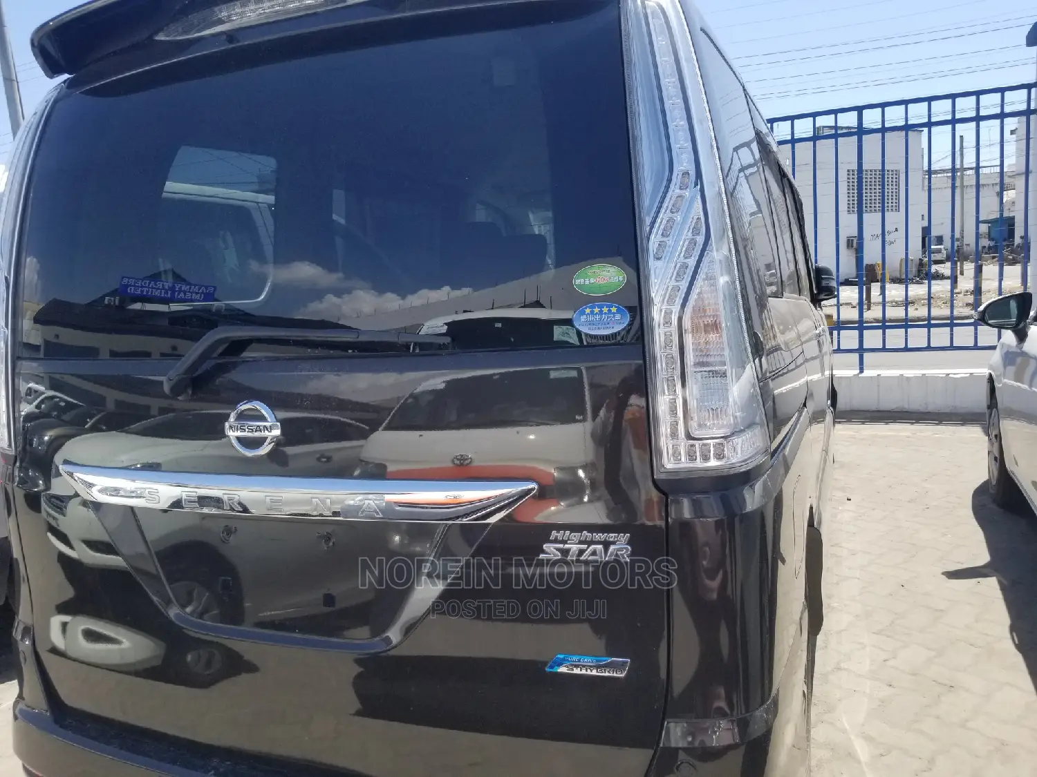 Nissan Serena 2014 Brown